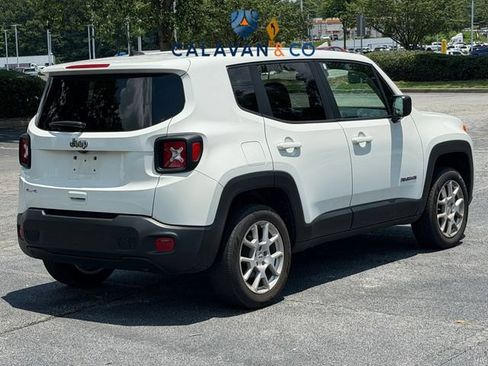 Used 2023 Jeep Renegade Latitude AWD/4WD image 4