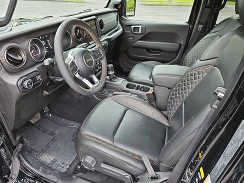 Used 2023 Jeep Gladiator Overland AWD/4WD image 19