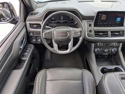 Used 2023 GMC Yukon SLT image 16