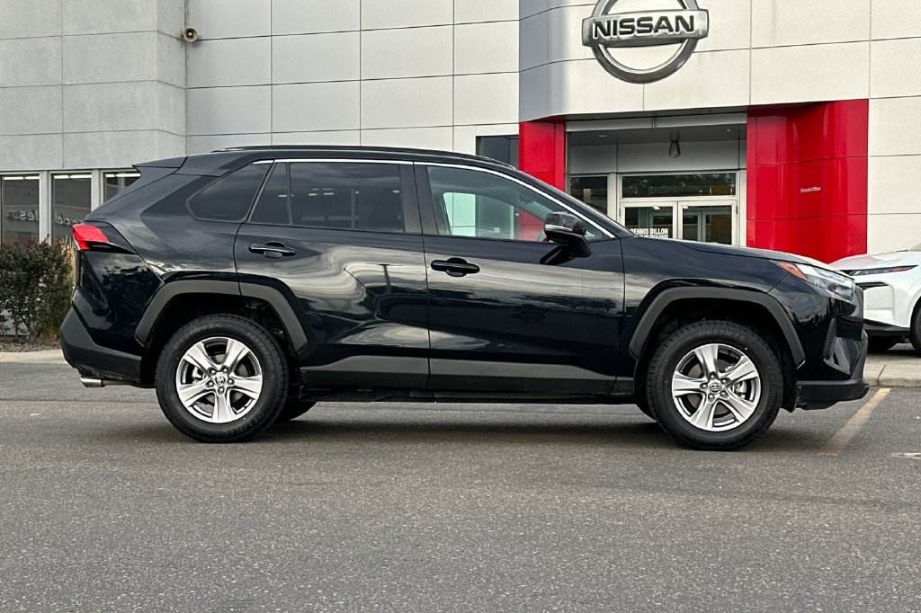 Used 2025 Toyota RAV4 XLE AWD/4WD image 3