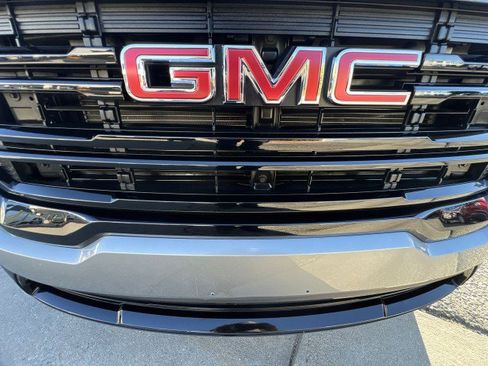 Used 2023 GMC Acadia SLE w/ Elevation Edition image 30