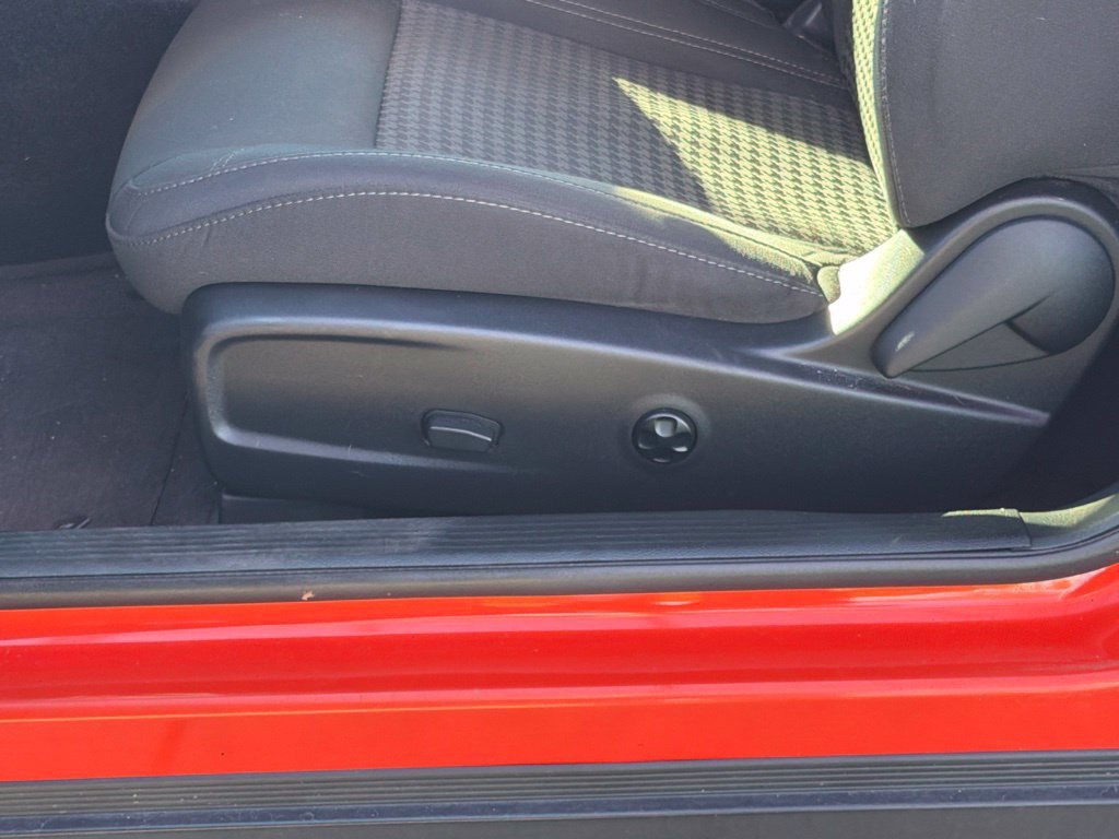 Used 2016 Dodge Challenger SXT RWD image 15
