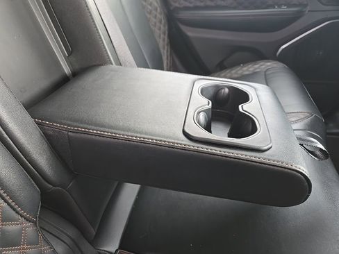 Used 2025 Jeep Grand Cherokee Summit AWD/4WD image 91