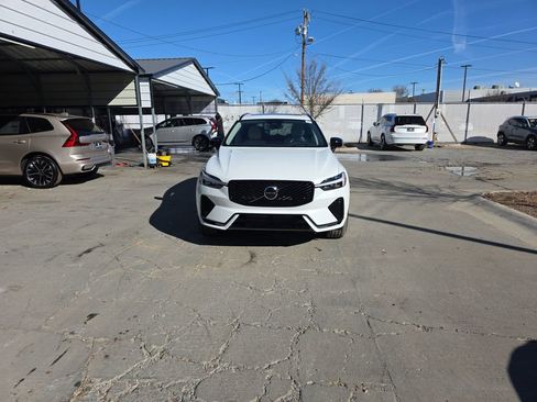 New 2026 Volvo XC60 T8 Ultra w/ Protection Package Premier image 10