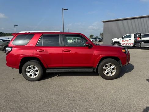 Used 2016 Toyota 4Runner SR5 Premium AWD/4WD image 5