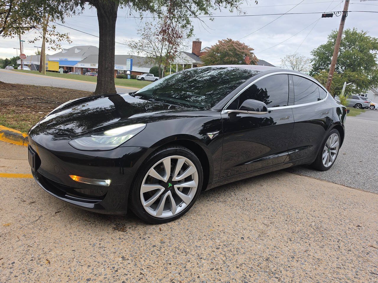 Used 2018 Tesla Model 3 Long Range RWD image 2