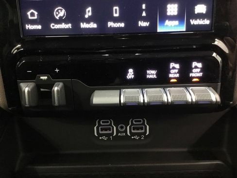 Used 2022 RAM 1500 Laramie AWD/4WD image 28