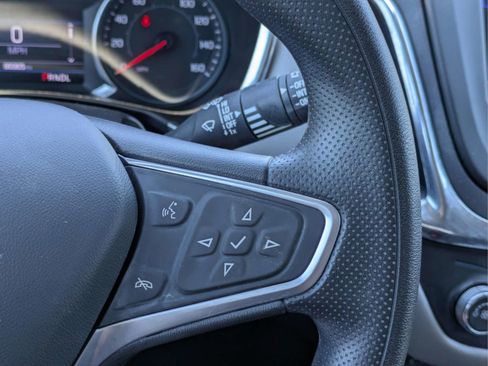 Used 2023 Chevrolet Equinox LT FWD image 24