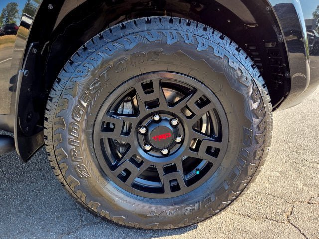 Used 2023 Toyota 4Runner SR5 Premium w/ Moonroof Package AWD/4WD image 23