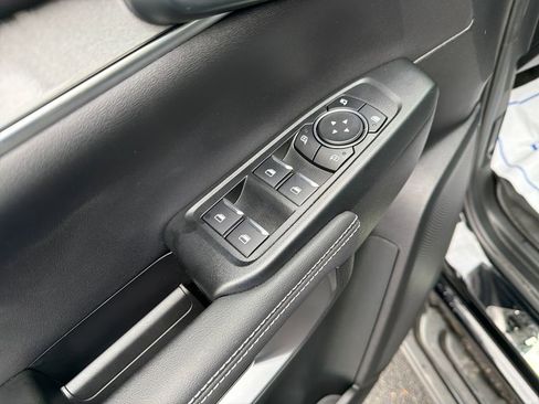 Used 2025 Ford Ranger Lariat w/ FX4 Off-Road Package image 11