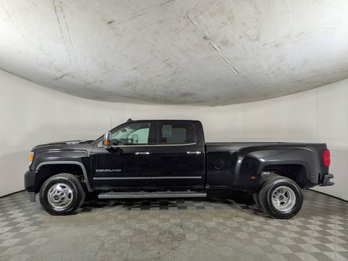 Used 2018 GMC Sierra 3500 Denali w/ Duramax Plus Package image 3