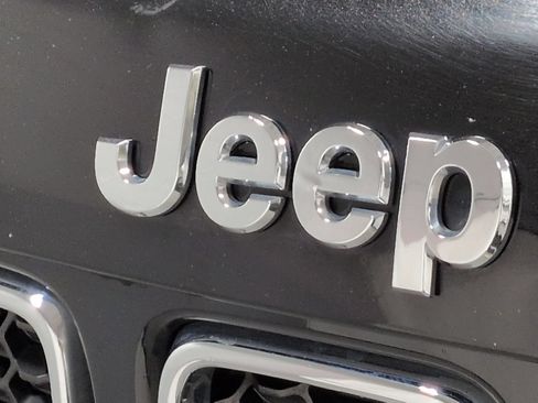 Used 2018 Jeep Compass Limited w/ Navigation Group AWD/4WD image 12
