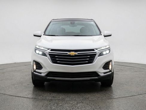 Used 2025 Chevrolet Equinox LT image 2