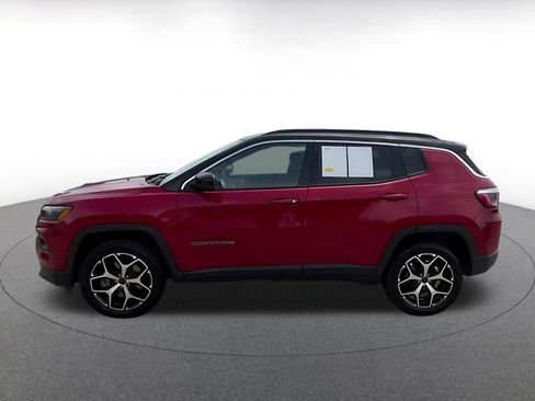 Used 2025 Jeep Compass Limited AWD/4WD image 9