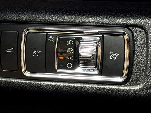Used 2023 Lincoln Corsair Reserve FWD image 12