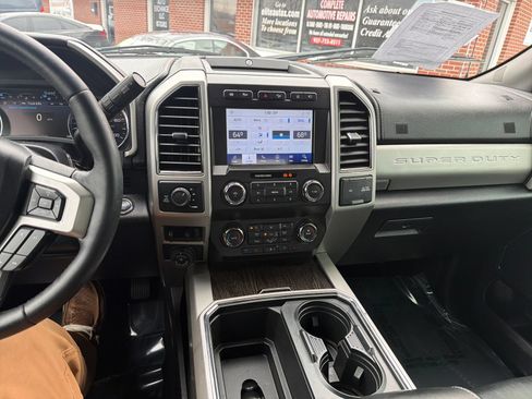 Used 2020 Ford F250 Lariat w/ Lariat Ultimate Package AWD/4WD image 21