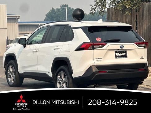 Used 2022 Toyota RAV4 LE AWD/4WD image 9