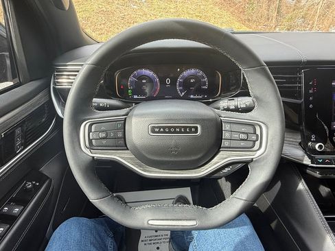 Used 2023 Jeep Wagoneer Series II image 27