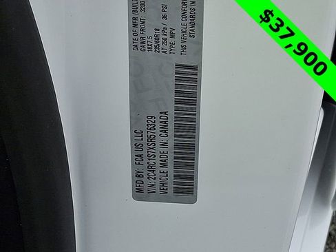 Used 2025 Chrysler Pacifica Premium image 30