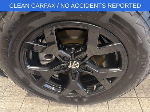 Used 2025 Volkswagen Atlas Peak Edition SE image 6