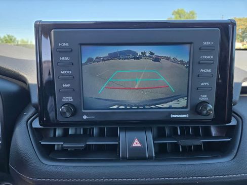 Used 2020 Toyota RAV4 XLE w/ XLE Grade Weather Package AWD/4WD image 11