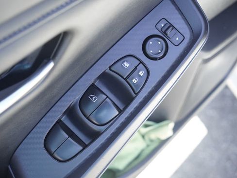 Certified 2024 Nissan Sentra SV FWD image 9