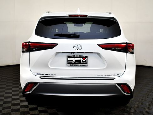 Used 2022 Toyota Highlander Platinum image 9