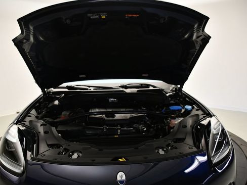 Used 2023 Maserati Grecale Modena AWD/4WD image 15