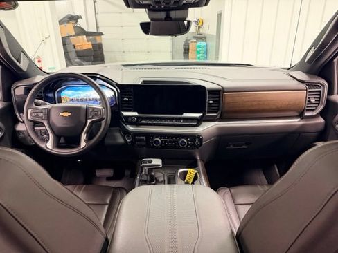 Certified 2025 Chevrolet Silverado 1500 High Country w/ High Country Premium Package AWD/4WD image 22
