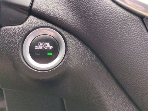 Certified 2019 Chevrolet Equinox LT image 17