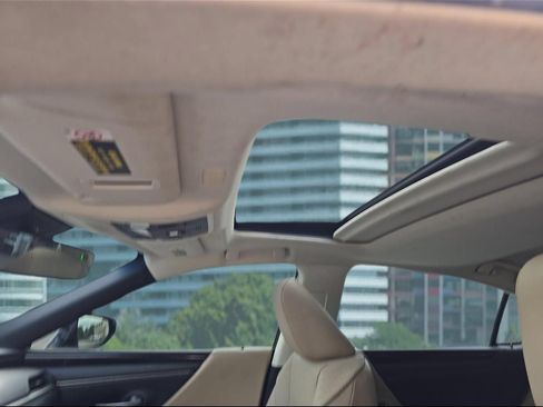 Used 2021 Lexus ES 350 w/ Premium Package FWD image 4