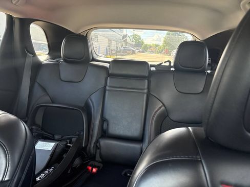 Used 2019 Jeep Cherokee Trailhawk w/ Cold Weather Group AWD/4WD image 32