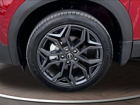 Used 2025 Nissan Kicks SR FWD image 9