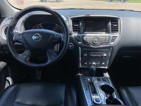 Used 2020 Nissan Pathfinder SL AWD/4WD image 19