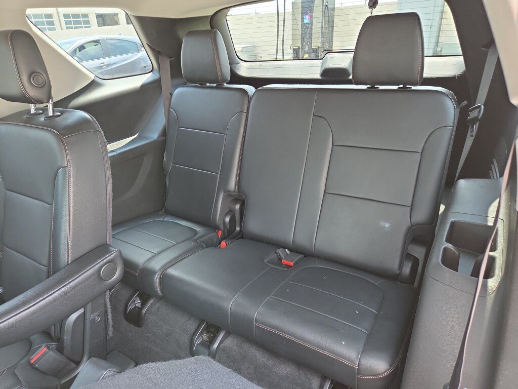 Used 2018 Chevrolet Traverse LT FWD image 12