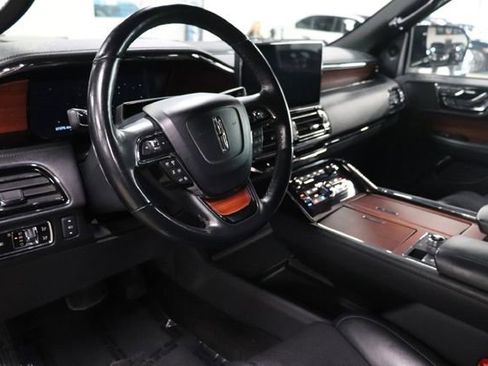 Used 2024 Lincoln Navigator Reserve AWD/4WD image 10