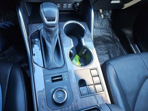 Used 2023 Toyota Highlander Platinum image 24