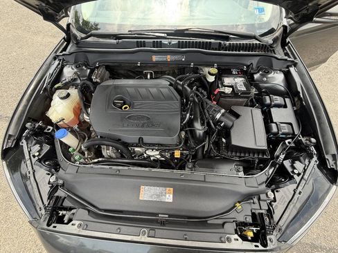 Used 2017 Ford Fusion SE w/ Fusion SE Technology Package FWD image 22