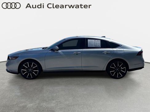 Used 2024 Honda Accord Touring image 2