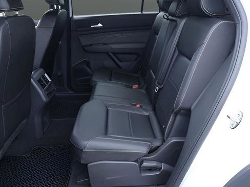Certified 2022 Volkswagen Atlas Cross Sport SE AWD/4WD image 15