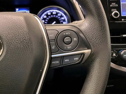 Used 2022 Toyota Camry LE w/ Convenience Package image 18