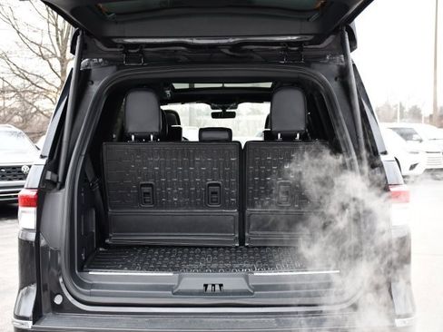 Used 2023 Lincoln Navigator Reserve image 32