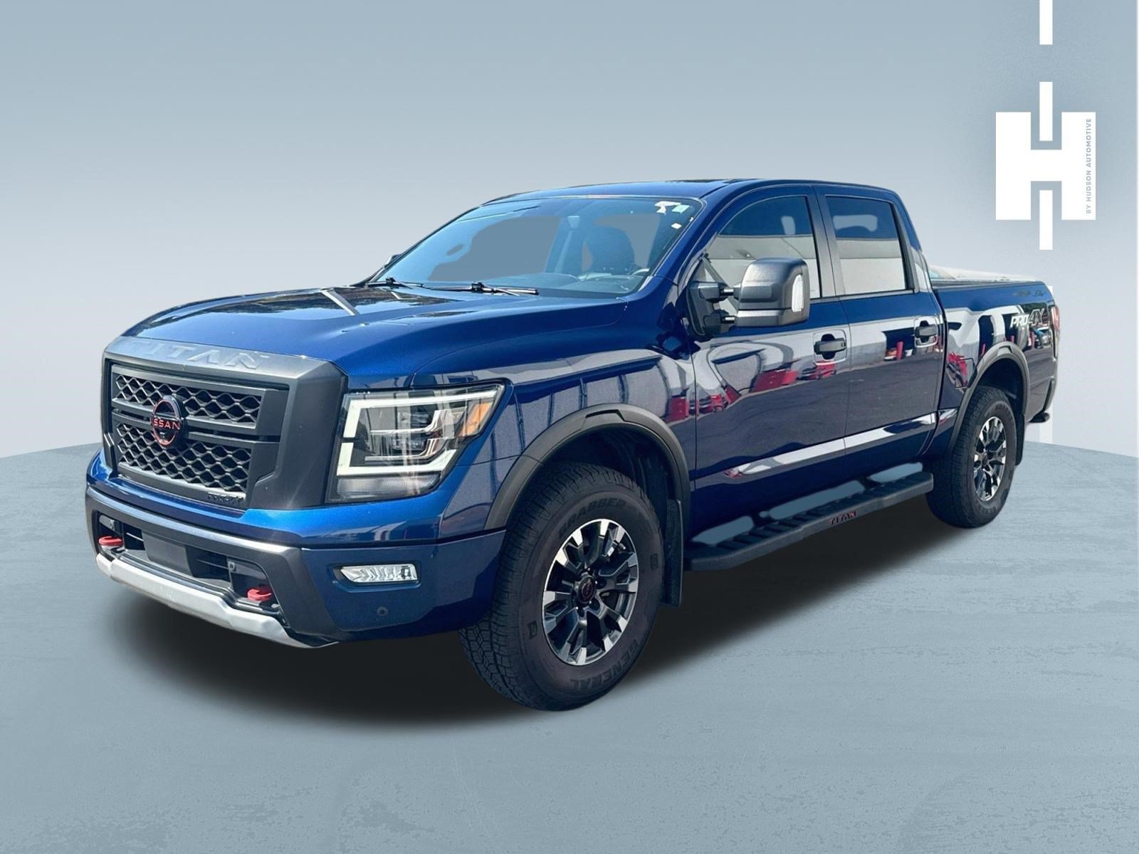 Used 2024 Nissan Titan PRO-4X w/ Pro-4x Convenience Package AWD/4WD image 3