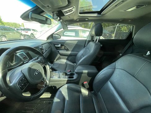 Used 2018 Kia Niro Touring FWD image 8