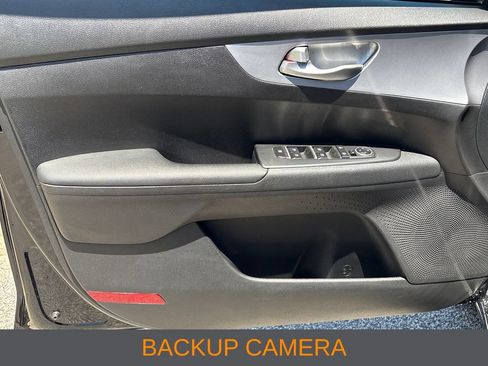 Used 2024 Kia Forte LXS FWD image 3