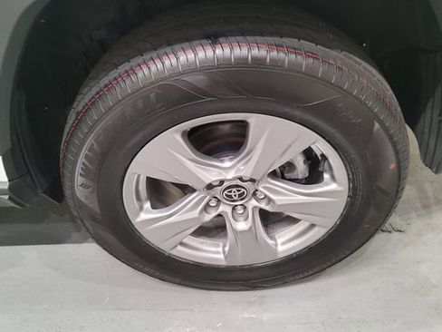 Used 2024 Toyota RAV4 XLE FWD image 29