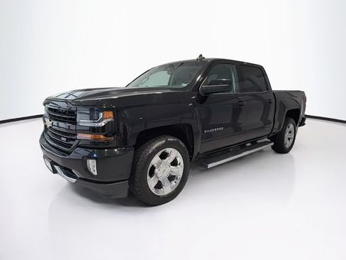 Used 2018 Chevrolet Silverado 1500 LT w/ All Star Edition AWD/4WD image 3