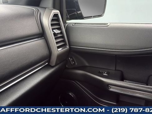 Used 2019 Ford Expedition XLT w/ Equipment Group 202A AWD/4WD image 13
