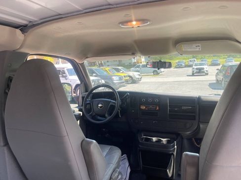 Used 2012 Chevrolet Express 1500 RWD image 25