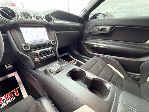 Used 2021 Ford Mustang Shelby GT500 w/ Carbon Fiber Track Pack image 30
